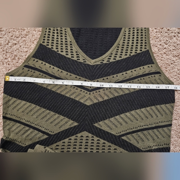 Elegant Olive and Black Chevron Knit Dress - Picture 7 of 8